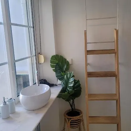 Pensión Tiny With Private Bathroom - Bairro Alto