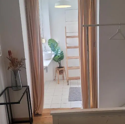 Tiny With Private Bathroom - Bairro Alto * Lisboa