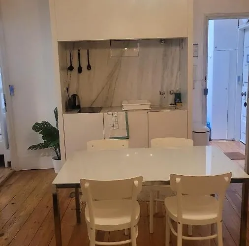 Pensión Tiny With Private Bathroom - Bairro Alto