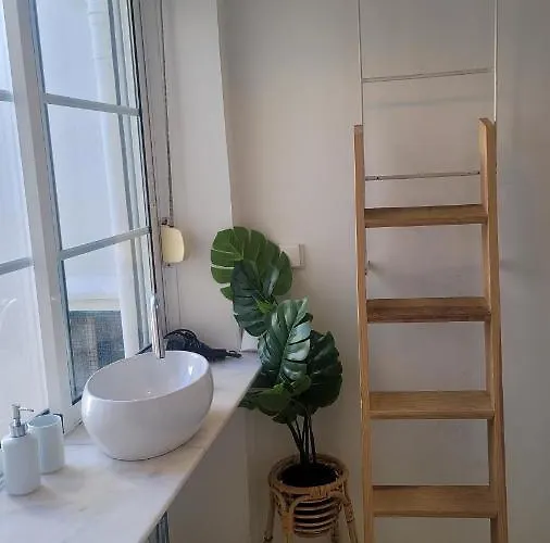Pensión Tiny With Private Bathroom - Bairro Alto